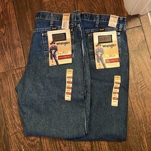 Wrangler George Strait Relaxed Fit mens jeans, new with tags.